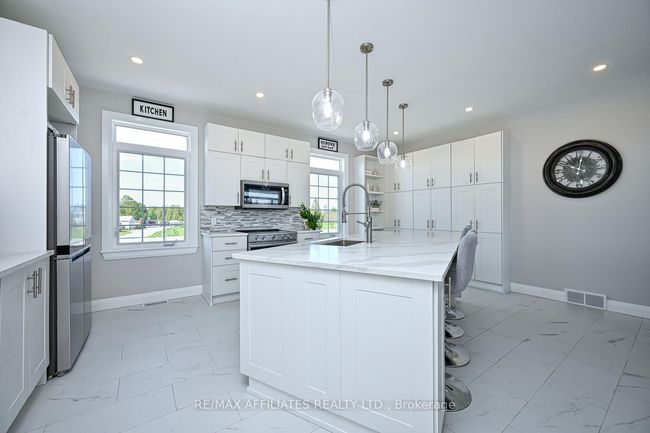 2064 Rosedale Road N, House other with 3 bedrooms, 3 bathrooms and 6 parking in Montague ON | Image 19