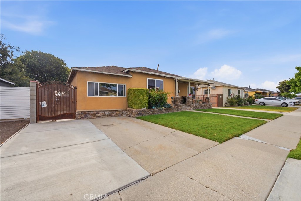 Residential in Compton 3