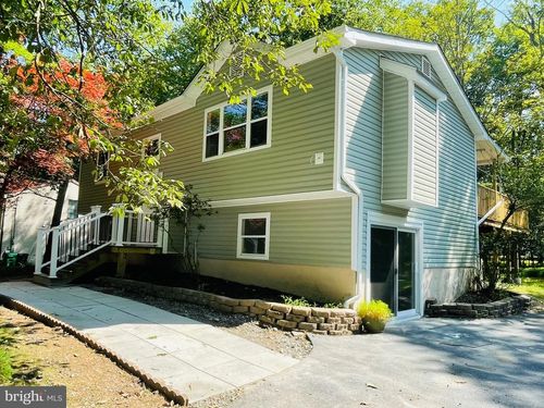 114 Brewster Way, East Stroudsburg, PA, 18301-8993 | Card Image