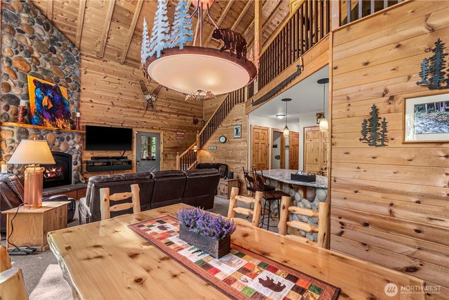 large dining room | Image 10