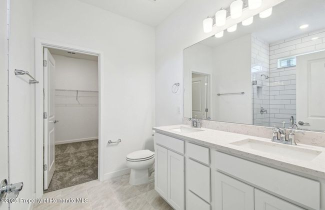 Owner's Bath w/Dual Sinks | Image 11