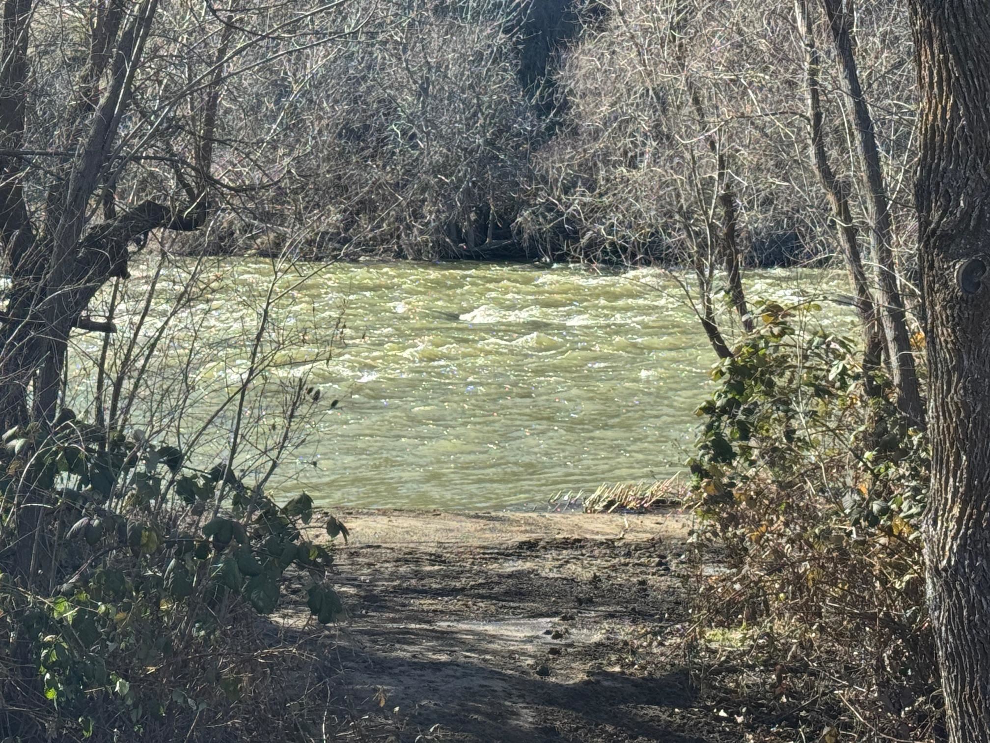 Land in Montague 5