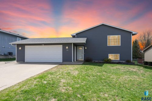 531 Aana Ave, Baltic, SD, 57003-2033 | Card Image