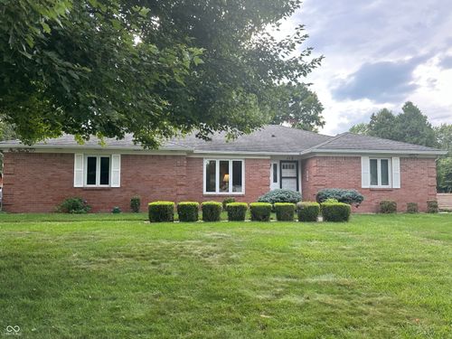 112 N Restin Rd, Greenwood, IN, 46142-8588 | Card Image