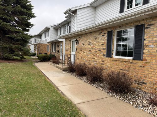 8630 30th Ave, Kenosha, WI, 53142-5117 | Card Image