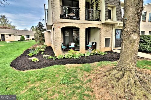 32 Valleybrook Dr, LANCASTER, PA, 17601-4617 | Card Image