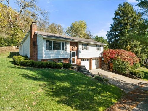 1020 Maple Ave, Bellaire, OH, 43906-1053 | Card Image