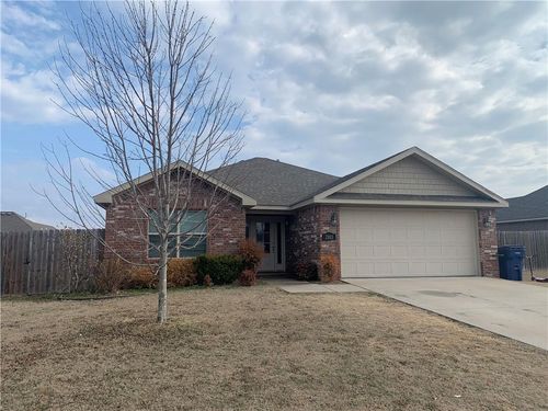 2011 N Carl St, Siloam Springs, AR, 72761-2118 | Card Image