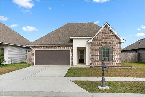 2604 Bayou Chene Dr, Marrero, LA, 70072-2671 | Card Image