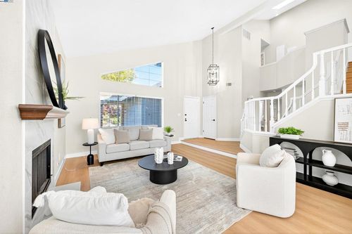 5075 Canyon Crest Dr, San Ramon, CA, 94582 | Card Image