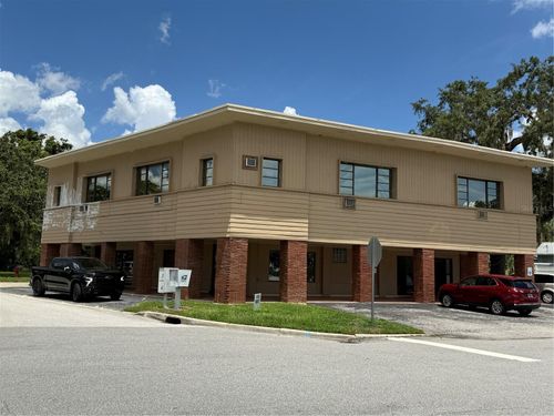 136-138 E Central Ave, HOWEY IN THE HILLS, FL, 34737-3425 | Card Image