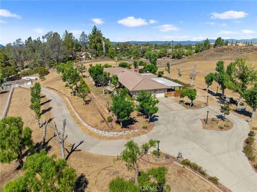 41050 Mesa Robles Cir, Temecula, CA, 92592-9267 | Card Image