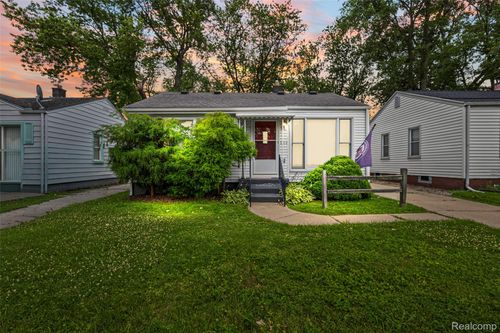 536 E Barrett Ave, Madison Heights, MI, 48071-4302 | Card Image