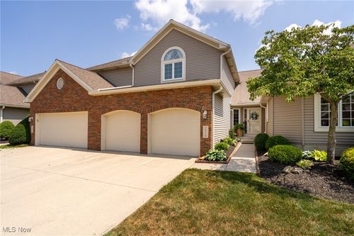 270 English Lakes Blvd, Amherst, OH, 44001-3422 | Card Image