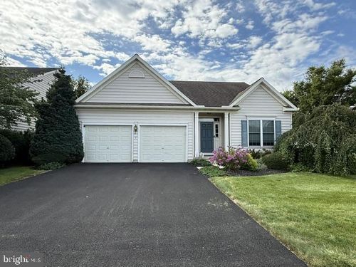 2 Greystone Ln, GORDONVILLE, PA, 17529-9595 | Card Image