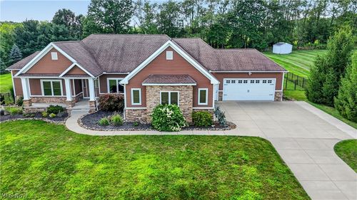 4066 Knollbrook Dr, Norton, OH, 44203-5471 | Card Image