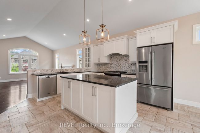 6464 Sam Iorfida Dr, House other with 6 bedrooms, 3 bathrooms and 6 parking in Niagara Falls ON | Image 16