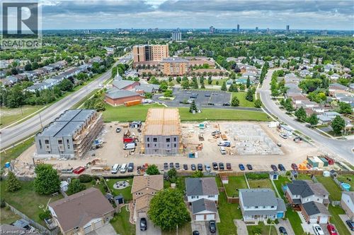 b033-525 Erinbrook Dr, Kitchener, ON, N2E3M8 | Card Image