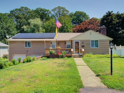 114 Park Ave, Uncasville, CT, 06382-1729 | Card Image