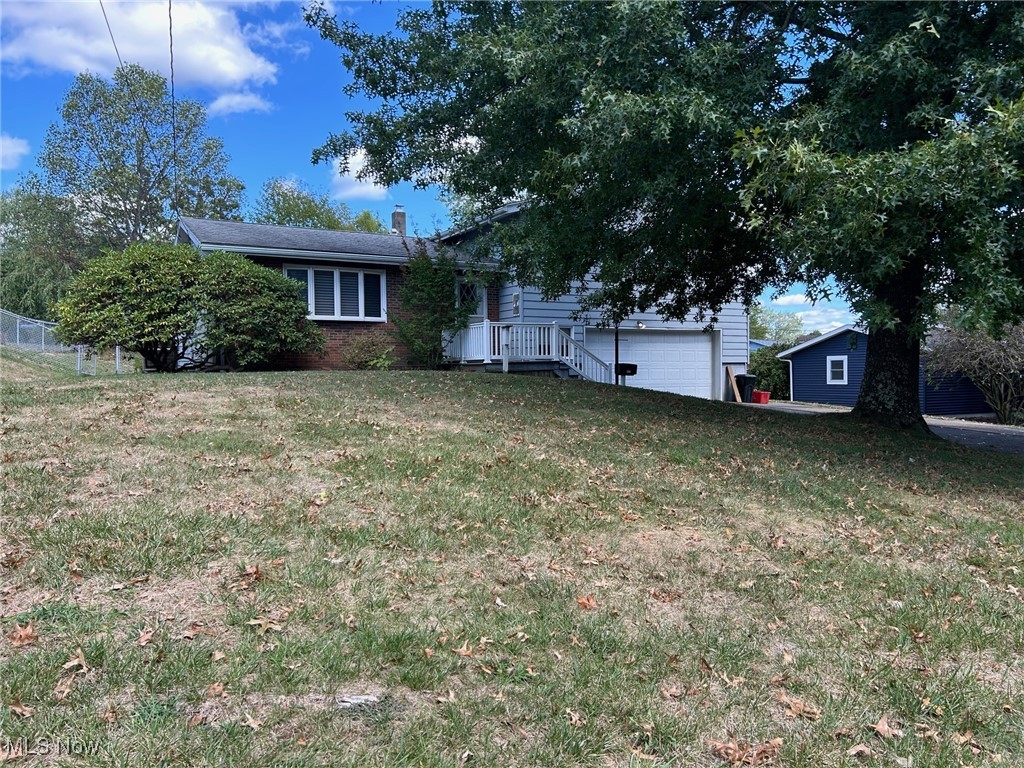Coventry Rd, Marietta, OH 45750