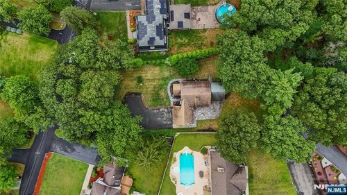 15 Old Rifle Camp Rd, Woodland Park, NJ, 07424-3102 | Card Image
