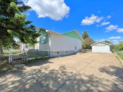 5307 45 Ave, House detached with 3 bedrooms, 1 bathrooms and 6 parking in Athabasca AB | Image 1