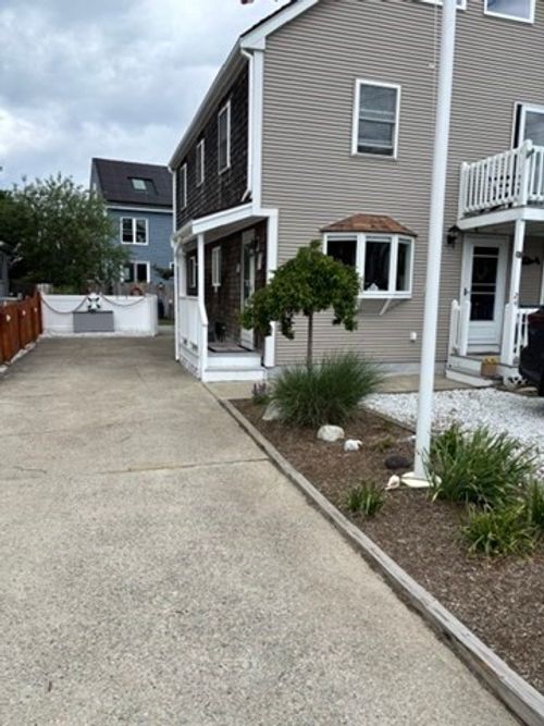 24-24 Pine Point Rd, Duxbury, MA, 02332-4027 | Card Image