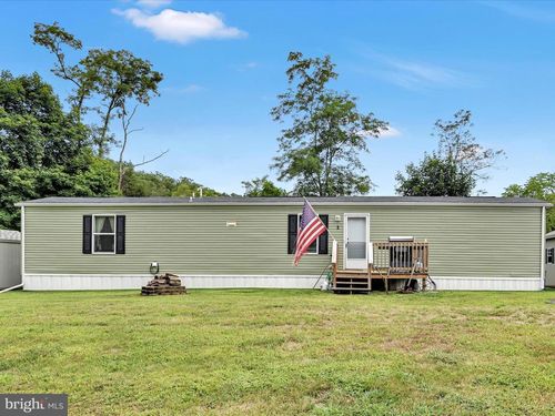 2 Wood St, PORT CARBON, PA, 17965-1720 | Card Image