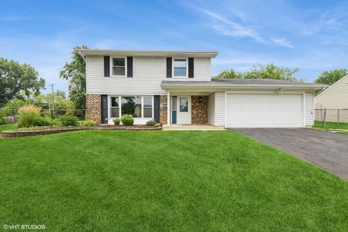 8022 S Carnaby Ct, Hanover Park, IL, 60133-2325 | Card Image