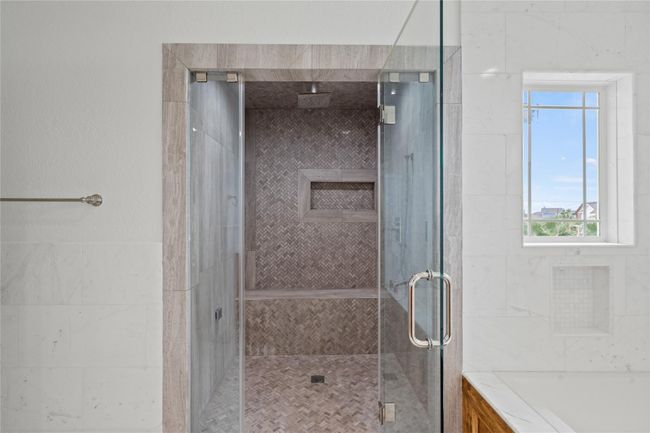 Another view of the shower | Image 31
