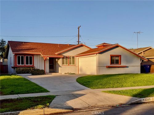 13211 Schoenborn St, Sun Valley, CA, 91352 | Card Image