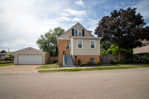 4014 Royal Ave, Erie, PA, 16509-1427 | Card Image