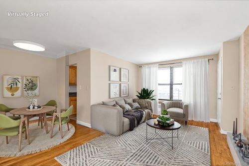 1st-67-50 197th St, Fresh Meadows, NY, 11365-4037 | Card Image