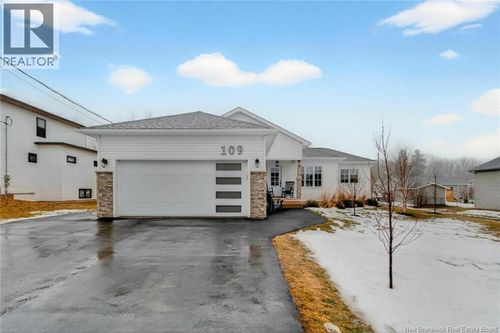 109 Rue Doiron, Dieppe, NB, E1A0X9 | Card Image
