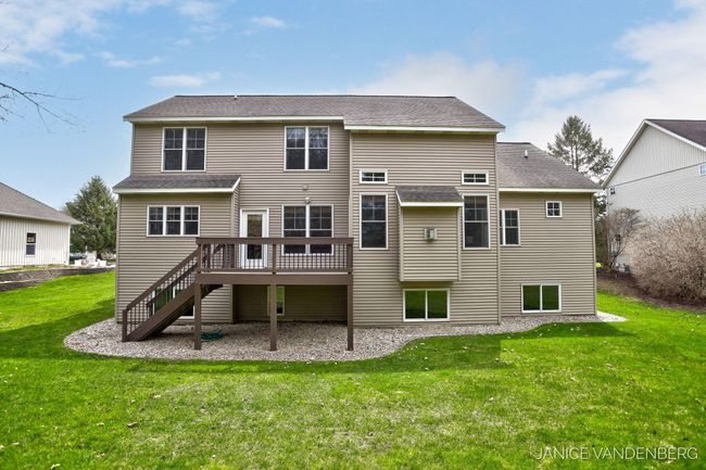7-web-or-mls-3022-jamesway-ave | Image 42