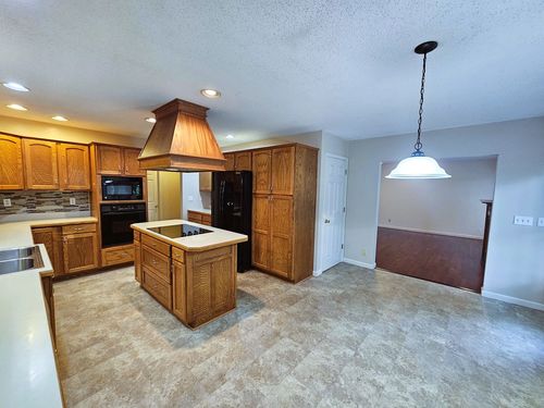 14687 N Lost Lake Ln, Mount Vernon, IL, 62864-8097 | Card Image
