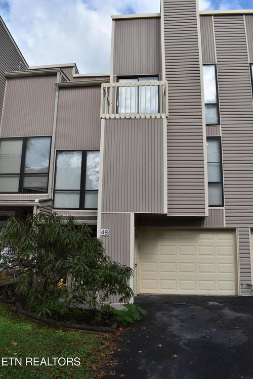 48 Valley Forge Dr, Oak Ridge, TN, 37830-6610 | Card Image