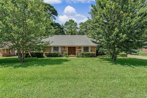 120 Northgate Dr, De Queen, AR, 71832-1700 | Card Image