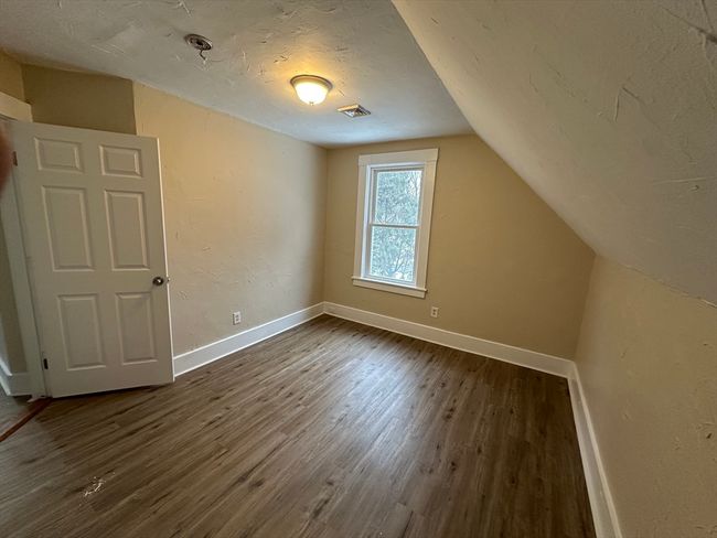 APT-3 - 71 Flagg St, Condo with 2 bedrooms, 1 bathrooms and 2 parking in Clinton MA | Image 4