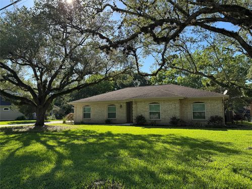 304 S Shadowbend Ave, Friendswood, TX, 77546-3843 | Card Image