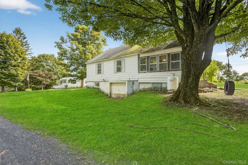 15 Dachenhausen Ln, Ruby, NY, 12475-8018 | Card Image