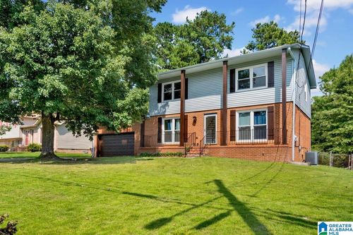 1717 6th Pl Nw, CENTER POINT, AL, 35215-5211 | Card Image