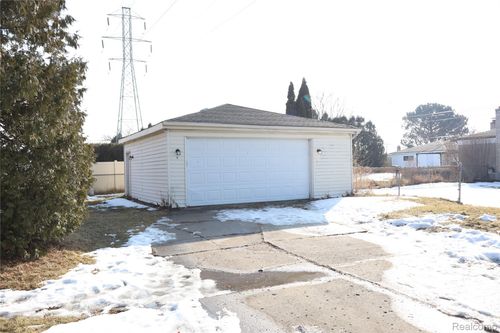 33359 Mccoy Dr, Sterling Heights, MI, 48312-6543 | Card Image