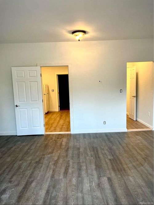 1885 Park St, Atlantic Beach, NY, 11509-1352 | Card Image