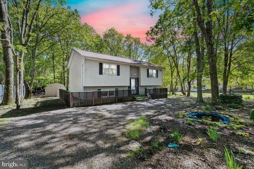 1121 Steele Cir, Bushkill, PA, 18324-8696 | Card Image