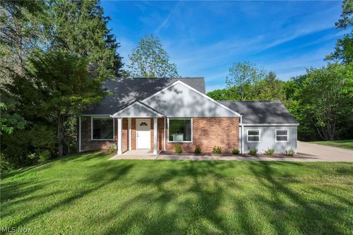3975 Ellendale Rd, Moreland Hills, OH, 44022-1125 | Card Image