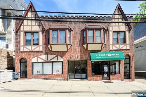 38 River Edge Rd, River Edge, NJ, 07661-2442 | Card Image