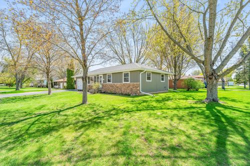 505 Prairie St, Hinckley, IL, 60520-9348 | Card Image