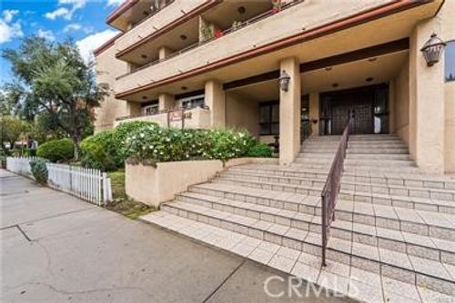 unit-110-5412 Lindley Ave, Encino, CA, 91316-1916 | Card Image