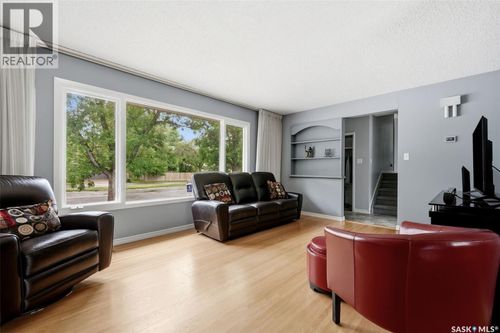 2305 Parliament Ave, Regina, SK, S4S4G5 | Card Image
